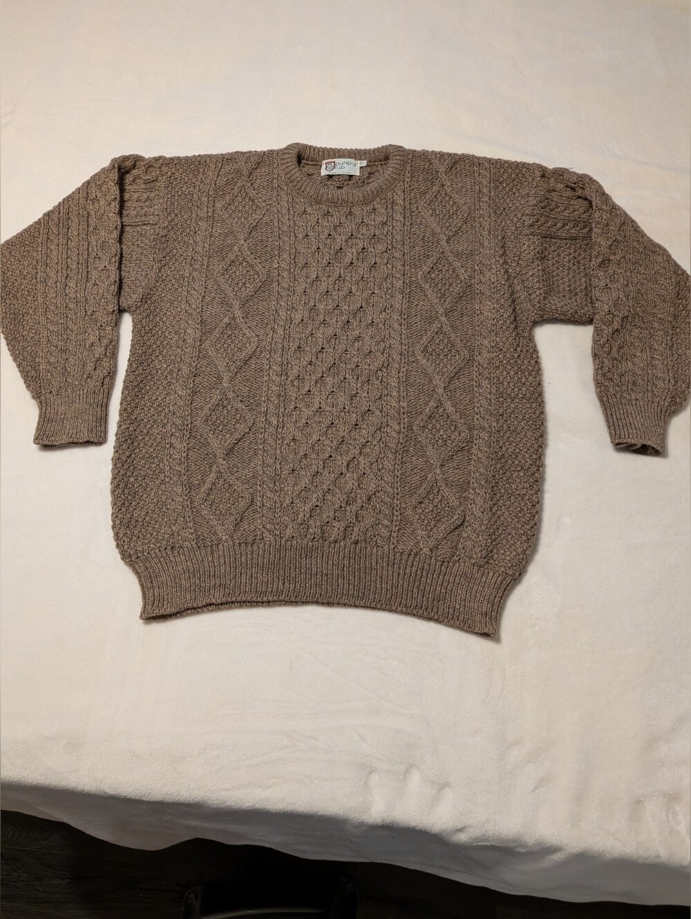 Country Club . Made In Ireland. Men's Cable Knit Sweater - Taupe. 100% Wool. EUC